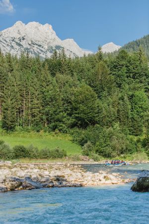 Rafting-Abenteuer im Base Camp Lofer – Wildwasser-Action, Outdoor-Sport und Naturerlebnis